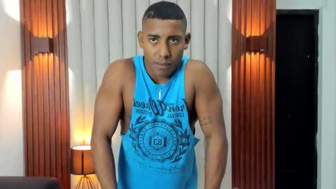 Snapshot of marcus_wild_ chatting on December 18, 12:22 pm Marcus online show from December 18, 12:22 pm