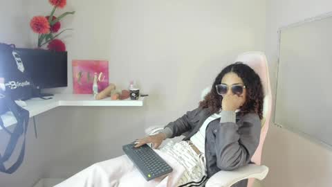 marfilastrom online show from January 15, 10:17 am