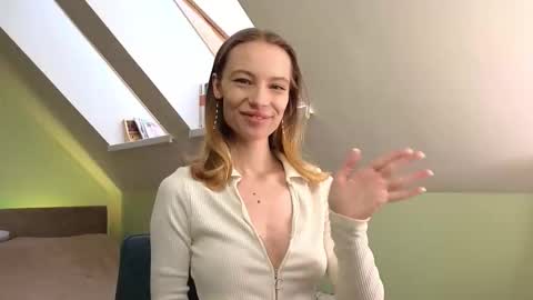  - Alisa online show from October 7, 7:05 am