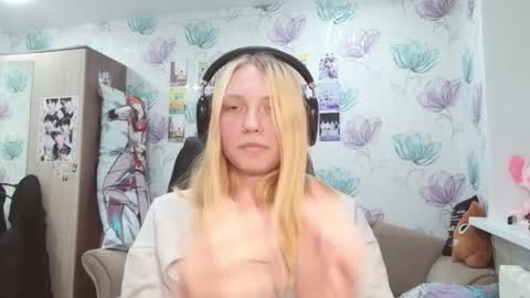 Lea online show from December 19, 3:52 pm