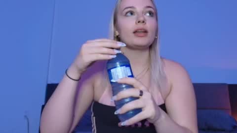 margot_robbie7 online show from September 11, 1:28 am