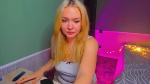 Kiku and Marii - online show from November 3, 11:59 pm