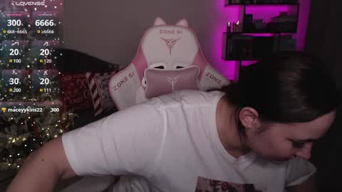 mari moore online show from December 18, 3:55 pm