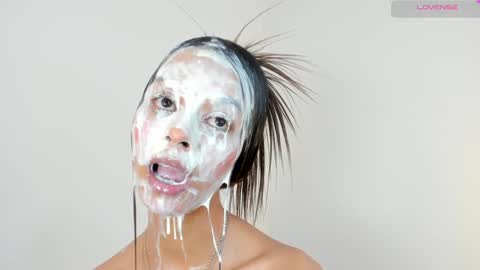 S O F I A  model independent online show from January 27, 2:35 pm