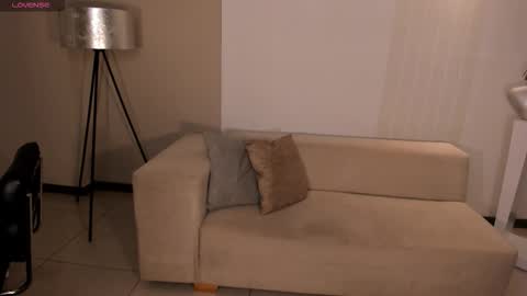 MARIA HERRERA  online show from October 18, 8:09 pm