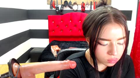 Marian online show from December 12, 9:51 am