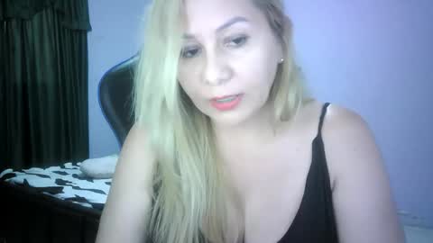 mariana995649 online show from November 4, 9:58 pm