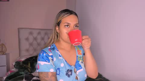 Snapshot of mariana__roe chatting on January 17, 6:36 am Mariana Roe online show from January 17, 6:36 am