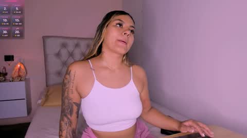 Snapshot of mariana__roe chatting on March 11, 12:54 am Mariana Roe online show from March 11, 12:54 am