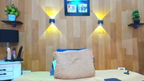 Snapshot of marianaa_aangel chatting on February 18, 10:36 pm Mariana Angel online show from February 18, 10:36 pm