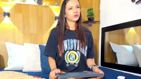 Snapshot of marianaa_aangel chatting on October 13, 1:22 pm Mariana Angel online show from October 13, 1:22 pm