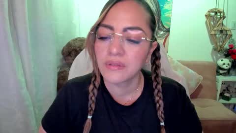 Snapshot of marianalopez81 chatting on October 5, 1:04 am Mariana Lopez online show from October 5, 1:04 am