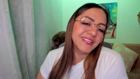 Snapshot of marianalopez81 chatting on October 18, 2:03 am Mariana Lopez online show from October 18, 2:03 am