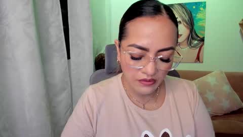 Snapshot of marianalopez81 chatting on November 22, 3:38 am Mariana Lopez online show from November 22, 3:38 am