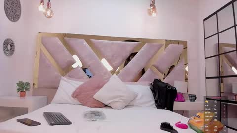 Snapshot of marianee_rousse chatting on October 26, 10:58 pm Marianee Rousse online show from October 26, 10:58 pm