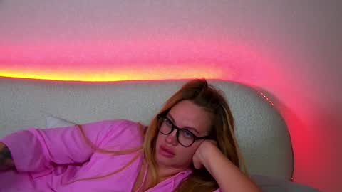 Snapshot of marianeumann chatting on February 3, 12:58 am Maria online show from February 3, 12:58 am