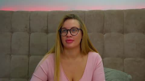 Snapshot of marianeumann chatting on February 4, 4:08 pm Maria online show from February 4, 4:08 pm