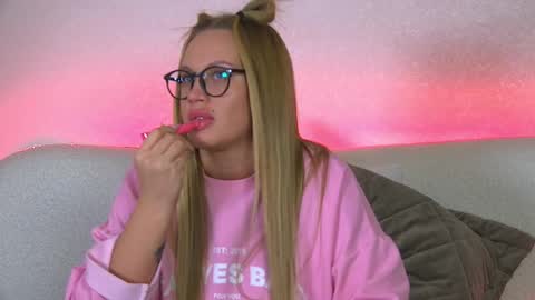 Snapshot of marianeumann chatting on February 26, 1:19 pm Maria online show from February 26, 1:19 pm