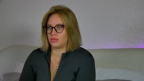 Snapshot of marianeumann chatting on September 14, 6:07 pm Maria online show from September 14, 6:07 pm