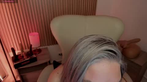 Marian Love  online show from March 3, 2:59 pm