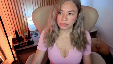 Marian Love  online show from September 25, 10:52 am