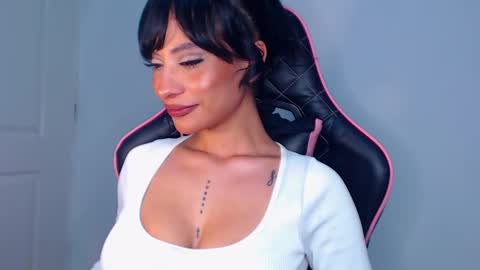 M A R I A N E online show from January 2, 6:07 am