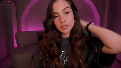 Snapshot of mariannelane1 chatting on December 16, 10:15 pm Marianne online show from December 16, 10:15 pm