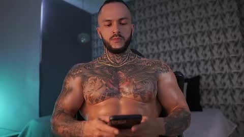 Snapshot of mariano_costa chatting on December 22, 2:27 pm Mariano Costa online show from December 22, 2:27 pm