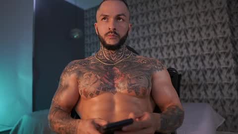 Snapshot of mariano_costa chatting on December 22, 5:42 pm Mariano Costa online show from December 22, 5:42 pm