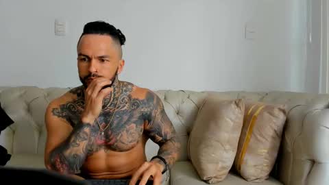 Snapshot of mariano_costa chatting on January 13, 5:55 pm Mariano Costa online show from January 13, 5:55 pm