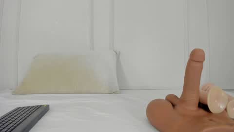 Maria Pettit online show from January 28, 12:11 pm