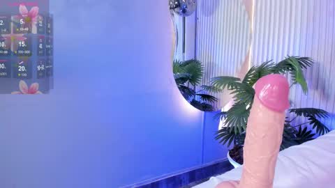 Snapshot of mariathlittle chatting on October 7, 5:54 pm Maria online show from October 7, 5:54 pm