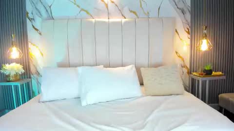 Snapshot of mariathlittle chatting on October 22, 5:45 pm Maria online show from October 22, 5:45 pm