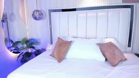 Snapshot of mariathlittle chatting on October 28, 5:37 pm Maria online show from October 28, 5:37 pm