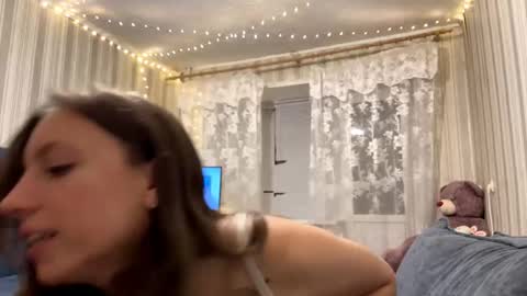 Marie online show from November 13, 2:05 pm