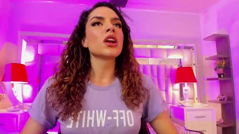 mariiahneedles online show from October 21, 11:49 pm