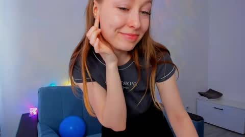 Snapshot of marilinal chatting on February 13, 8:17 am Marilina online show from February 13, 8:17 am