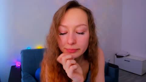 Snapshot of marilinal chatting on February 15, 8:11 am Marilina online show from February 15, 8:11 am