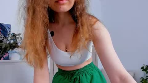 Snapshot of marilinal chatting on February 27, 7:12 am Marilina online show from February 27, 7:12 am