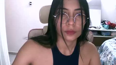 Snapshot of marilove40925 chatting on November 7, 9:37 pm marilove40925 online show from November 7, 9:37 pm