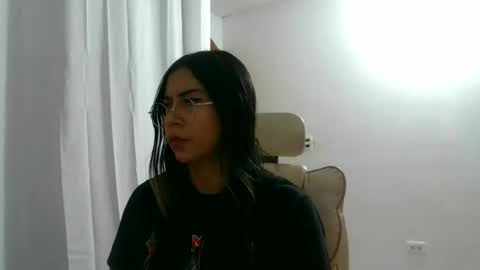 Snapshot of marilove40925 chatting on November 21, 4:33 am marilove40925 online show from November 21, 4:33 am