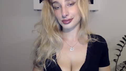 MarilynDevilish online show from December 9, 9:26 pm