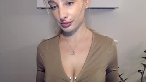 MarilynDevilish online show from December 13, 3:43 pm