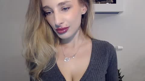 MarilynDevilish online show from January 12, 7:21 am