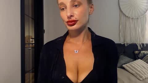 MarilynDevilish online show from September 14, 8:08 pm