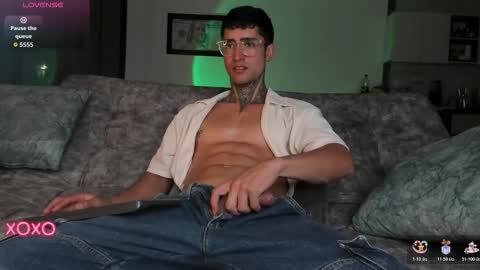 Snapshot of mark_kamper chatting on December 13, 11:32 pm mark kamper online show from December 13, 11:32 pm