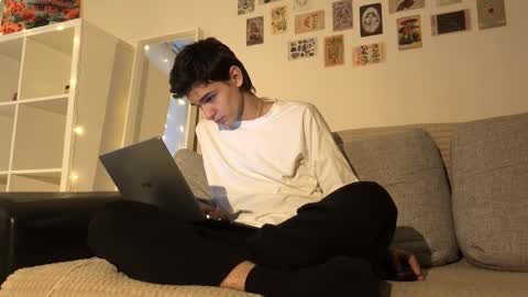 Mark online show from October 29, 1:35 pm