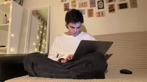 Mark online show from November 1, 2:52 pm