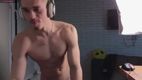 Snapshot of mark_stiff chatting on December 5, 10:01 pm Mark online show from December 5, 10:01 pm