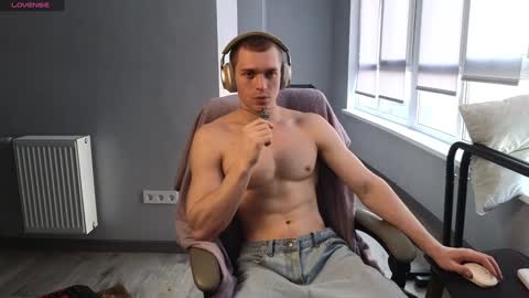 Snapshot of mark_stiff chatting on February 1, 12:16 pm Mark online show from February 1, 12:16 pm